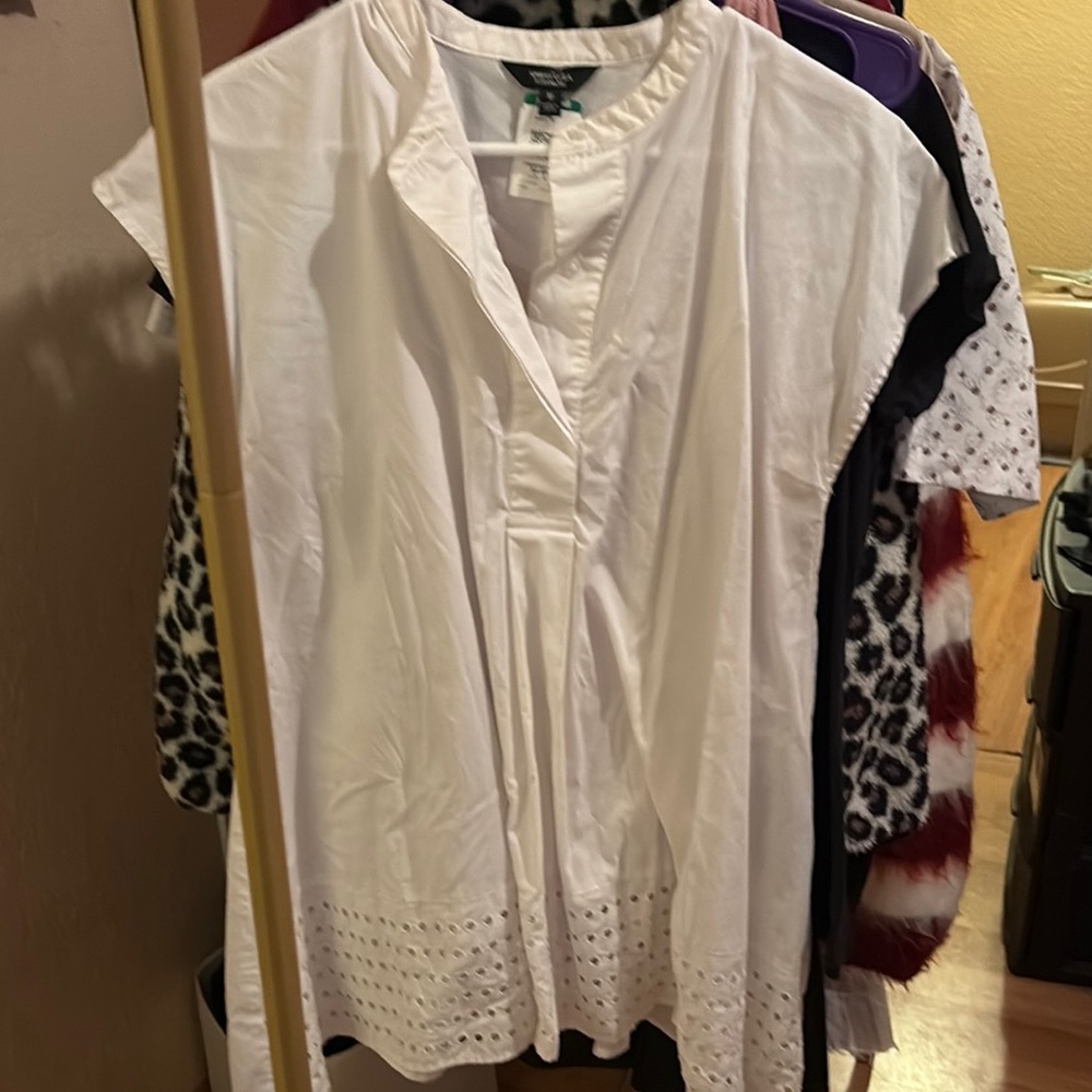 White Relaxed Cap Sleeve Blouse with Mandarin Collar